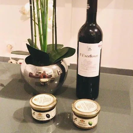 Charmant Avec Piscine Appartement