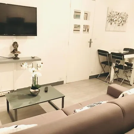 Appartement Charmant Avec Piscine *